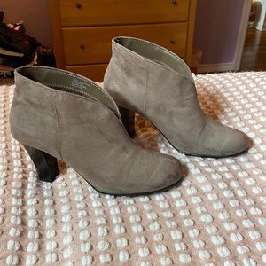 Aerosoles brown suede heeled booties